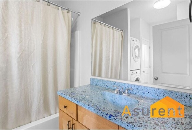 Building Photo - $500 off First Months Rent! Stylish Ashland One Bedroom Townhouse with Private Patio and Radiant ...