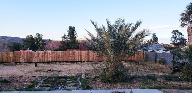 Building Photo - *DO NOT DISTURB TENANTS- 4 bedroom 2 bath home w/POOL!!