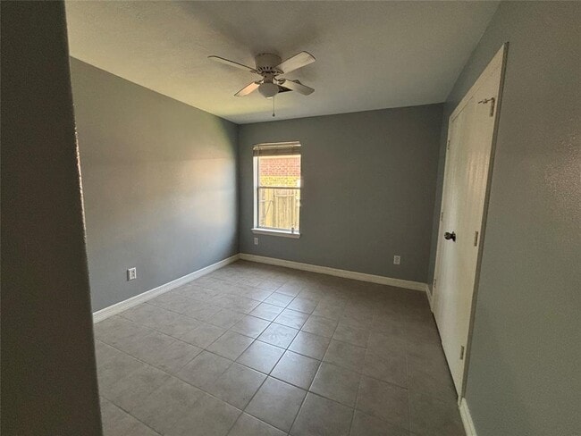 Building Photo - 14927 Diamond Way