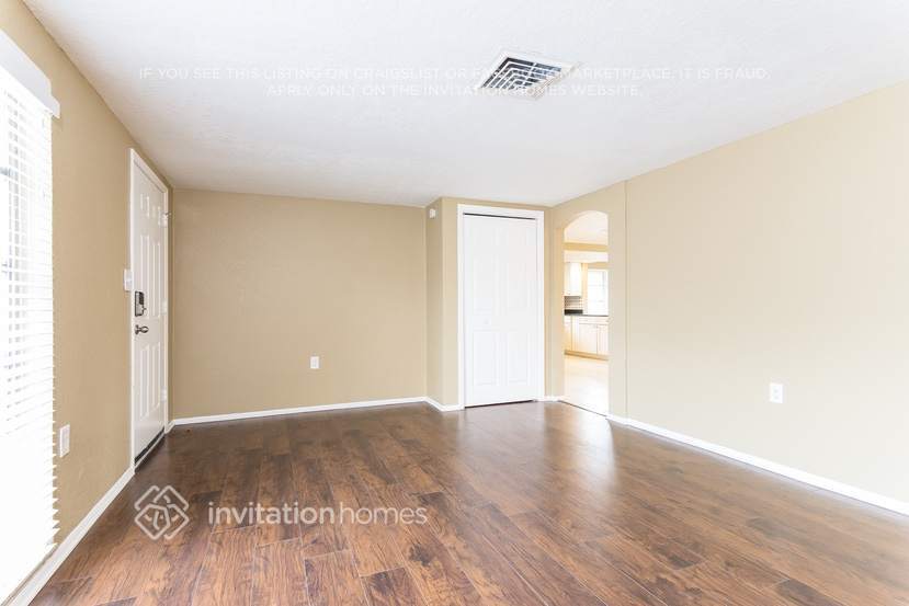 Building Photo - 9141 Lunar Ln
