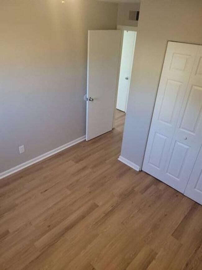Building Photo - 4808 Saddlebrook Ln