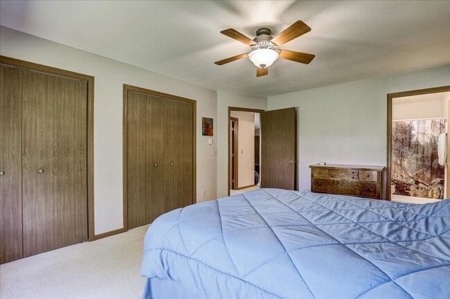 Building Photo - Spacious 3 Bedroom, 2 Bath Upper Apartment – Available August 1
