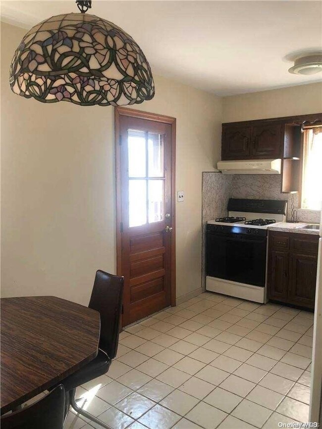 Building Photo - 220 Pershing Pkwy