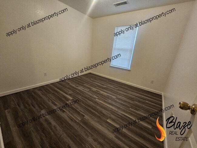 Building Photo - Corner Lot? Check! Dishwasher? Double Check! Your Awesome 3-Bed Home Awaits!