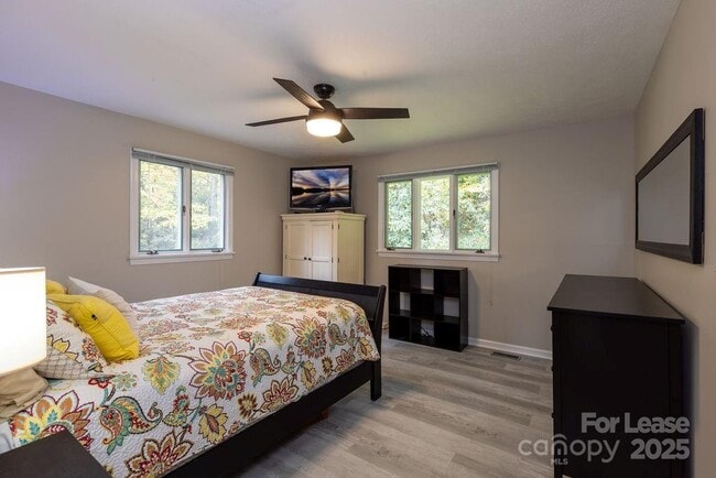 Building Photo - 102 Arbor Ln