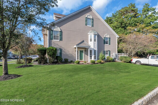 Building Photo - 2 Charles Ct