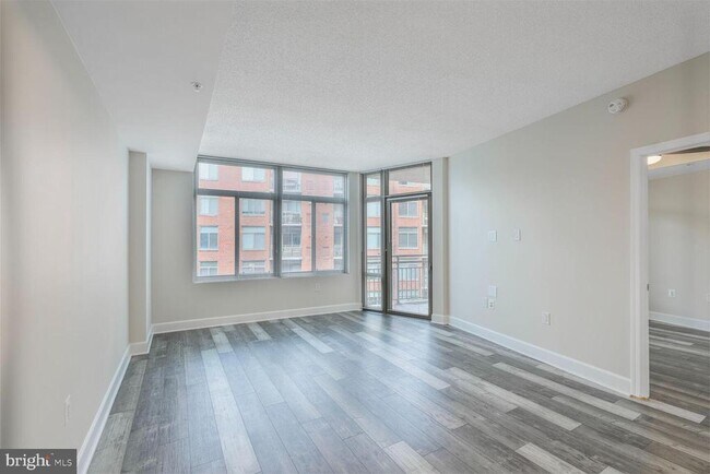 Building Photo - 3600 S Glebe Rd