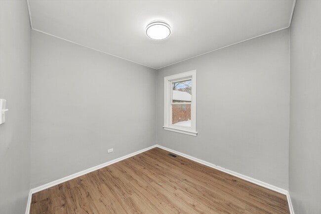 Building Photo - 2131 170th St