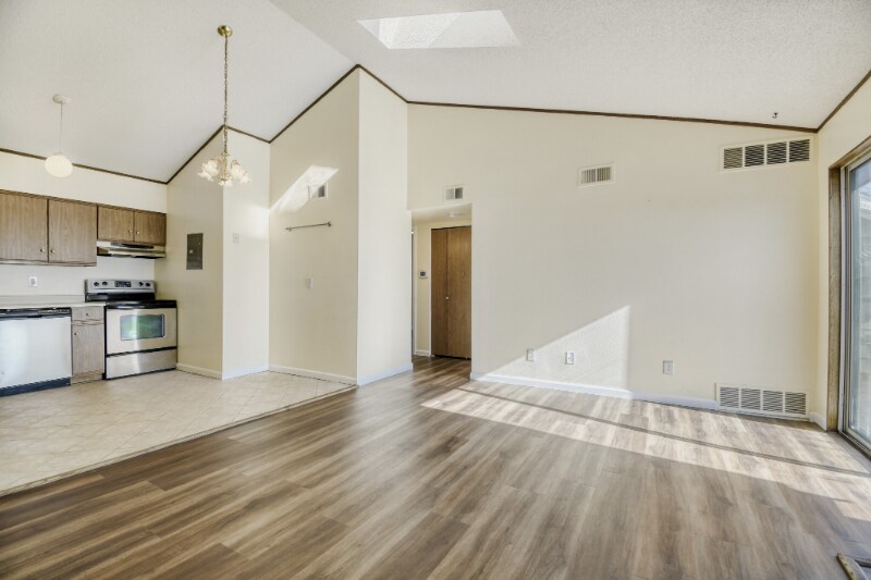 Building Photo - 8813 Colorado Blvd