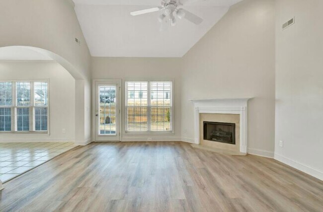 Building Photo - 1907 Igou Pl Dr