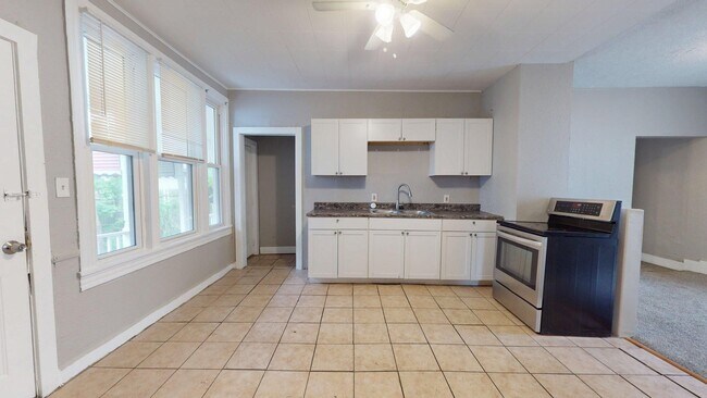 Primary Photo - 6011 Pear Ave
