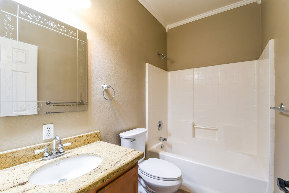 Building Photo - 1081 E Horseshoe Dr