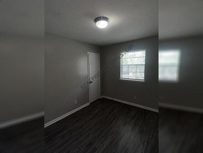 Building Photo - 405 Paula Dr