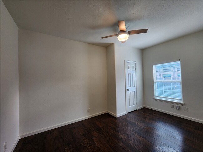 Building Photo - 1105 Erin St