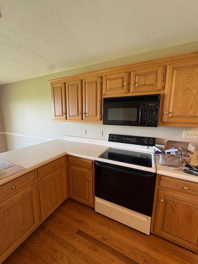 Building Photo - 2737 Hickory Ridge Rd