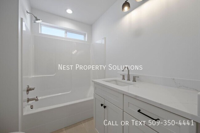 Building Photo - 914 N Washington Ct