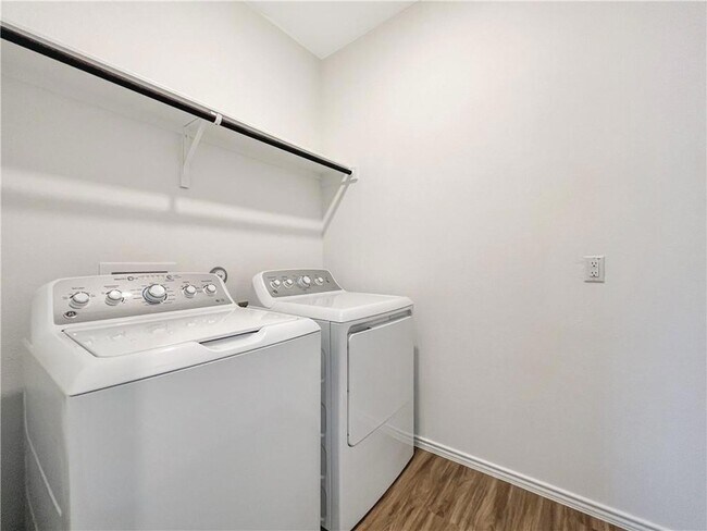 Building Photo - 1225 Toyah Dr