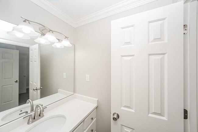 Building Photo - 6423 Cheyenne Dr