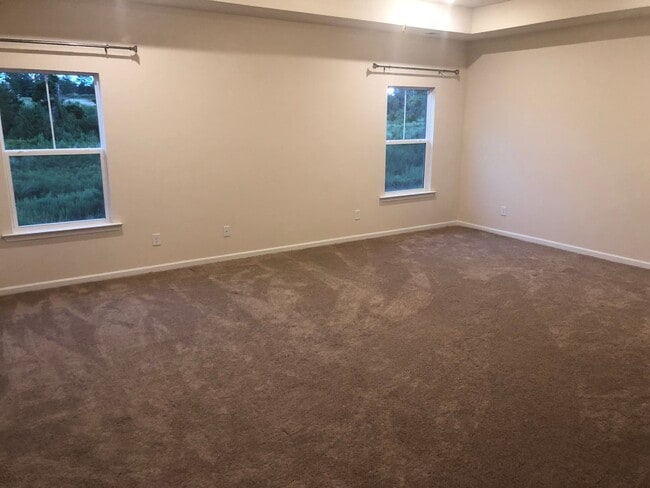 Building Photo - 531 Fairway Dr SW