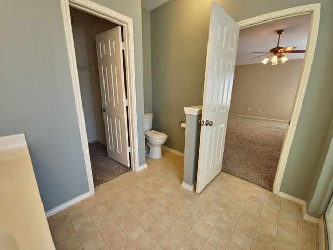 Building Photo - Enchanting 4 Bedroom home located in Plum Creek!