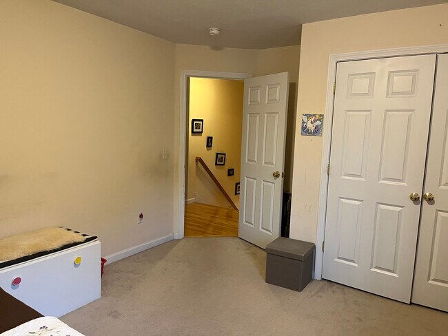 Building Photo - 4 Zain Cir