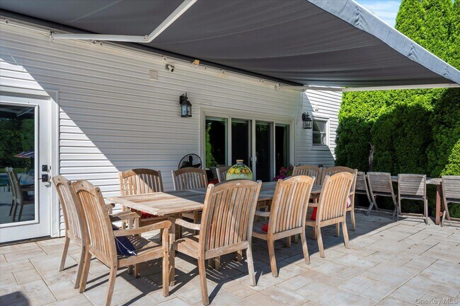 Building Photo - 525 S Harbor Rd