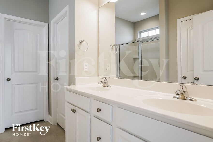 Building Photo - 3141 Lacewing Dr