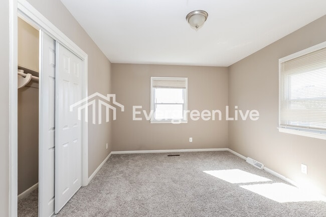 Building Photo - 1711 Oberlin Dr