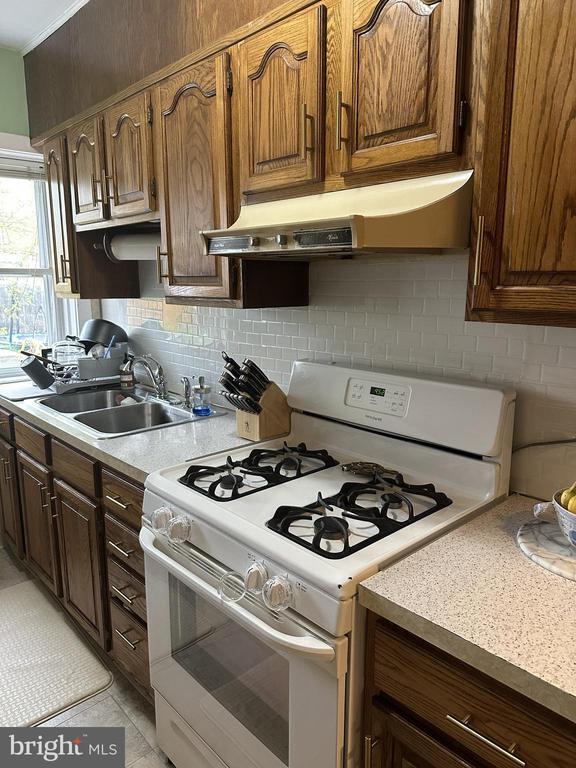 Building Photo - 210 S Union St