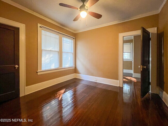 Building Photo - 2806 College St