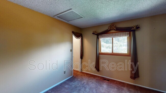 Building Photo - 6713 Fredrick Dr