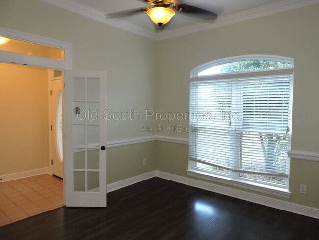 Building Photo - 5016 Challenger Way