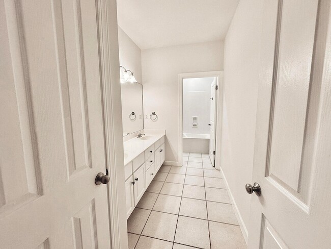 Building Photo - 108 Mantero Way