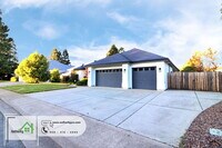 Building Photo - 2724 Western Oak Dr