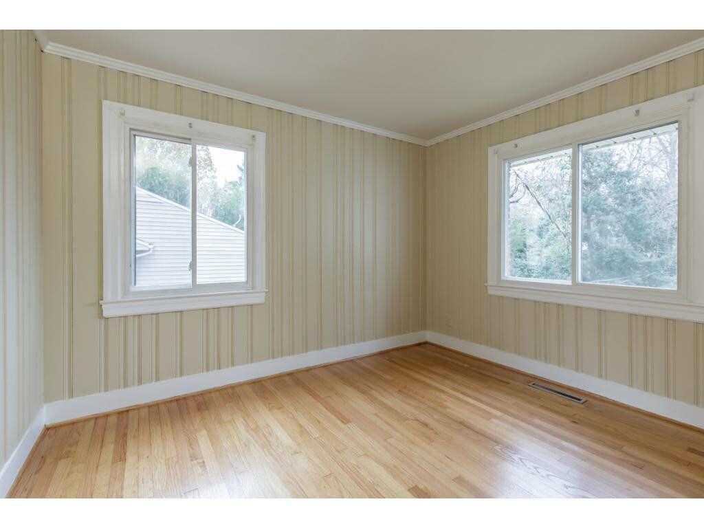 Building Photo - 147 Tarleton Ave