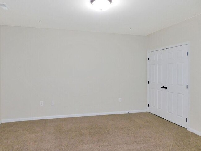 Building Photo - 23363 Marview Ct