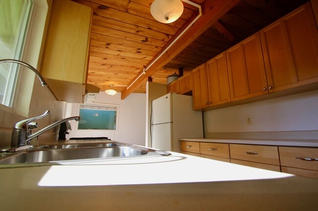 Building Photo - 2 Bedroom 1 bath - Bennett Valley