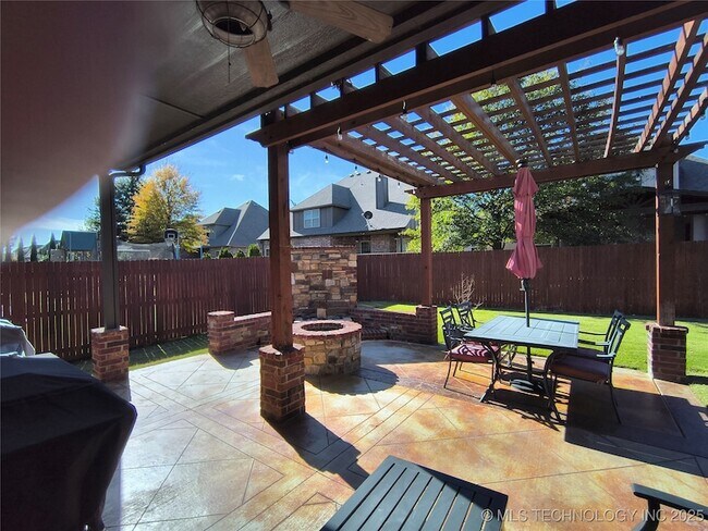 Building Photo - 4724 S 168th E Ave