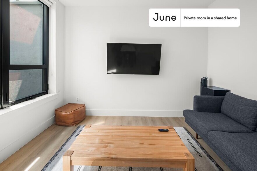 Building Photo - Room in Shared 3 bed/2 bath home in Dupont Circle