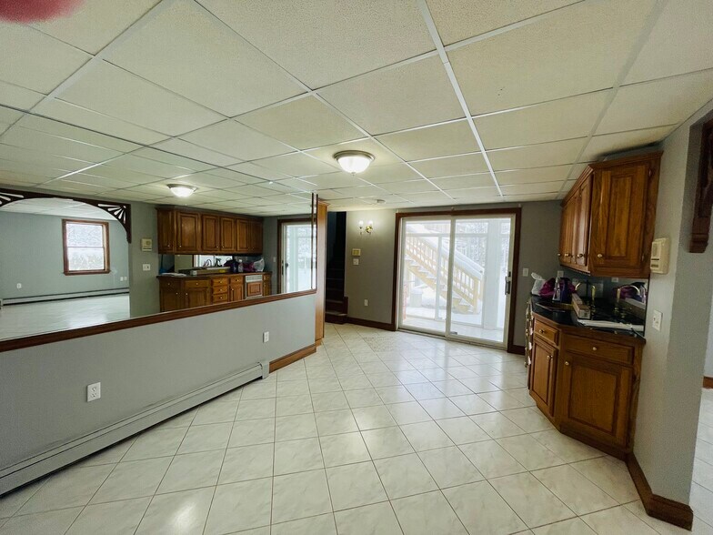 Building Photo - 178 Andover St