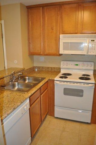 Building Photo - Studio Condo with Vaulted Ceilings in Serra Mesa