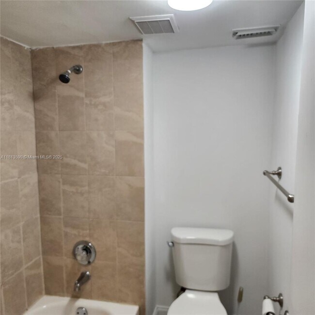 Building Photo - 342 Lakeview Dr