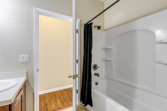 Building Photo - 627 Aeolian Dr
