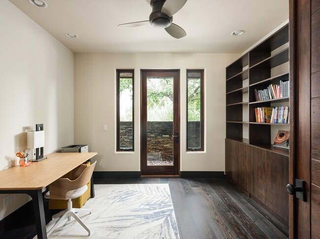 Building Photo - 3515 Via Loma Vista