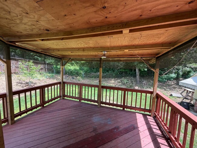 Building Photo - 14707 Brook Dr