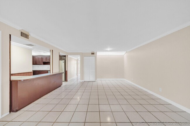 Building Photo - 221 NW 43rd Pl