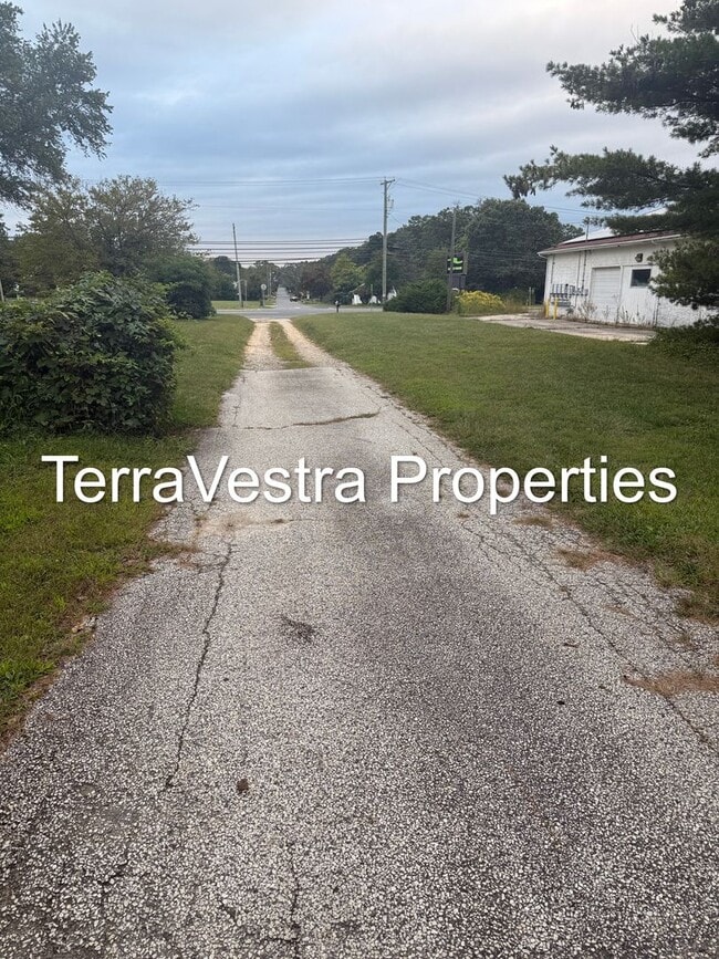 Building Photo - Single Family in Williamstown. Eligible fo...