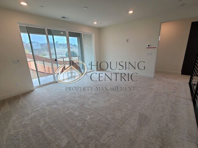 Building Photo - 8067 Grant Dr