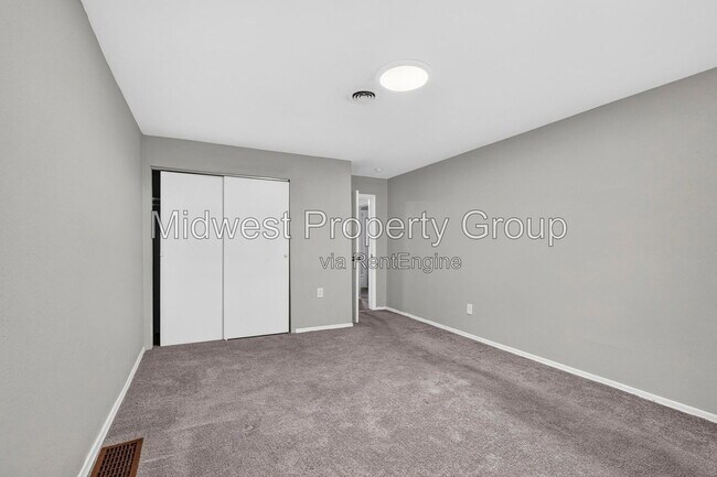 Building Photo - 191 Bascom Dr