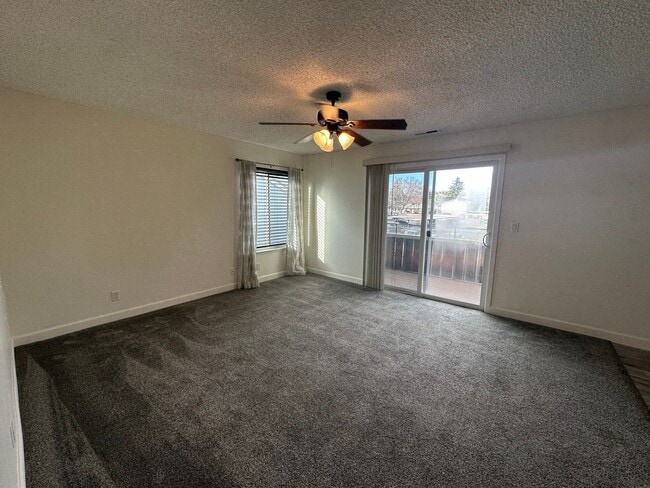 Building Photo - Modern Reno apartment 2 bedroom 1 bath! Co...